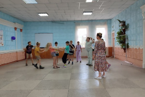 «От объятий станет всем теплей» 